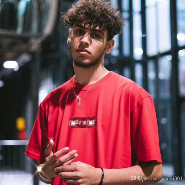 

Мода 19SS Box логотип X Swaroovski 25-летие тройник Мужчины Женщины пара летняя мода повседневная уличная футболка с сумкой