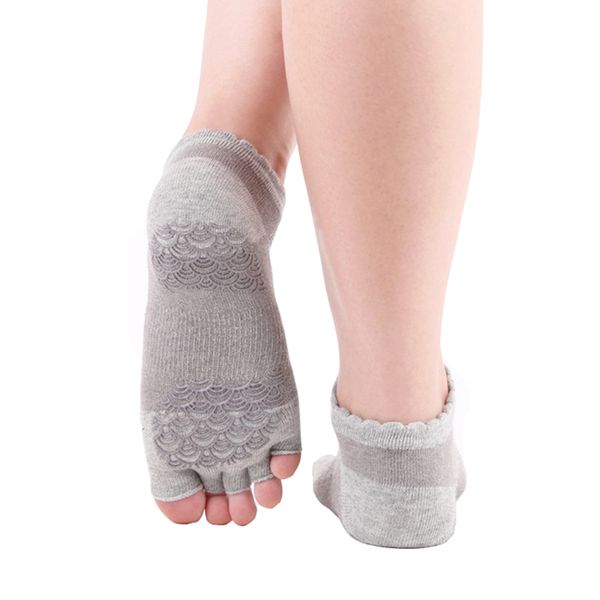 

1 pair women non slip yoga socks silicone cloud grain anti slip five half toe pilates dance fitness socks non breathable, Black