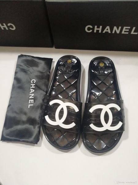 

2020 new style men's and women's fashion casual comfortable designer sandals, low-key luxury, non-slip golden designer effect, Black