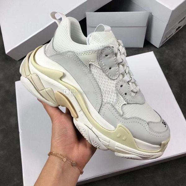 

2019 fashion paris 17fw triple-s sneaker triple s casual dad shoes for men's women beige black ceahp sports designer shoe size 38-45