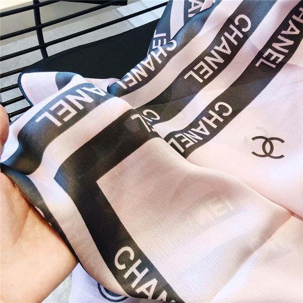 

De igner woman cla ic ilk carf hawl wrap letter carf tyle for pring ummer autumn winter, Black;white