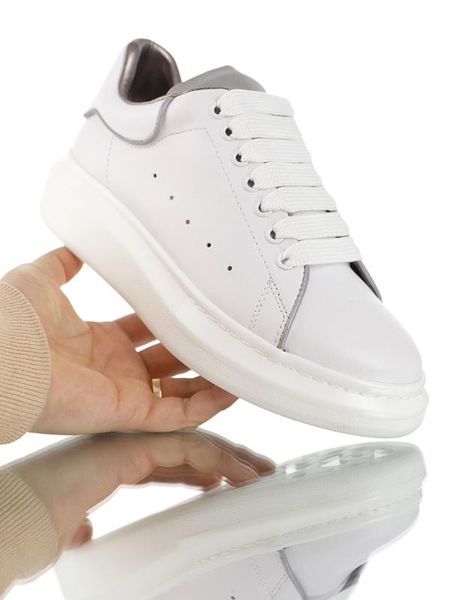 

2020 brand alexand men reflective sneakers leather women white shoes designer fashion trainers mcqunee sole sneakers size 35-44, Black