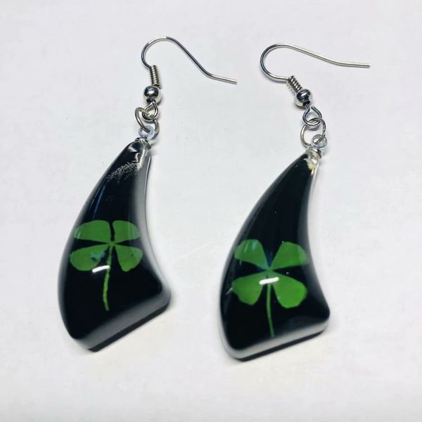 

yqtdmy vogue brand four leaf clover fashion black style earring, Silver