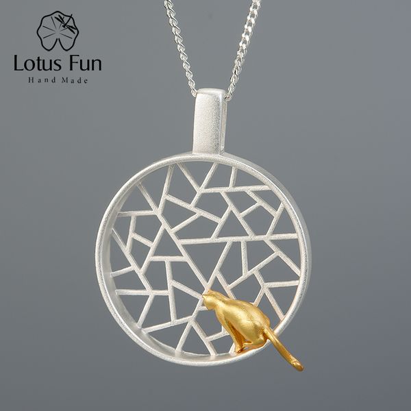 

Lotus Fun Real 925 Sterling Silver Handmade Design Fine Jewelry Cute 18k Gold Cat Playing by the Window Pendant without Necklace