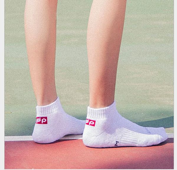 

smell-proof badminton tennis socks for men and women, Black