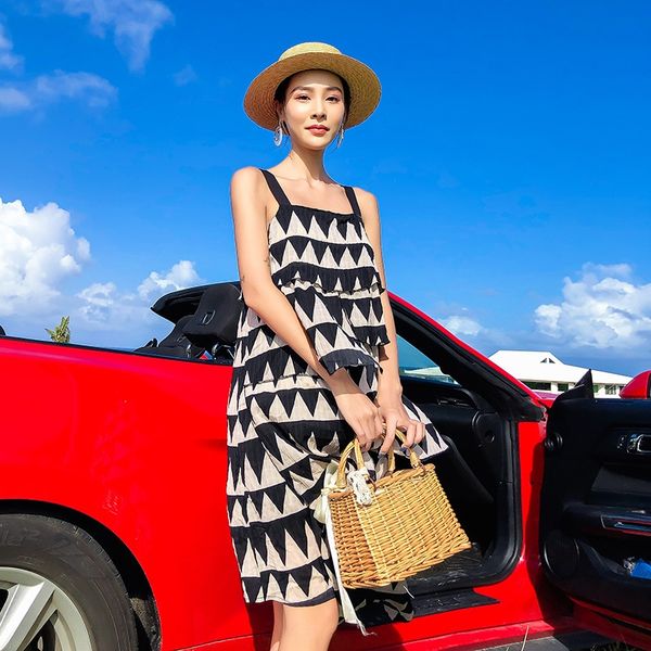 

2019 skirt sling holiday skirt medium and long style irregular temperament one collar gentle wind sling holiday dress, White;black