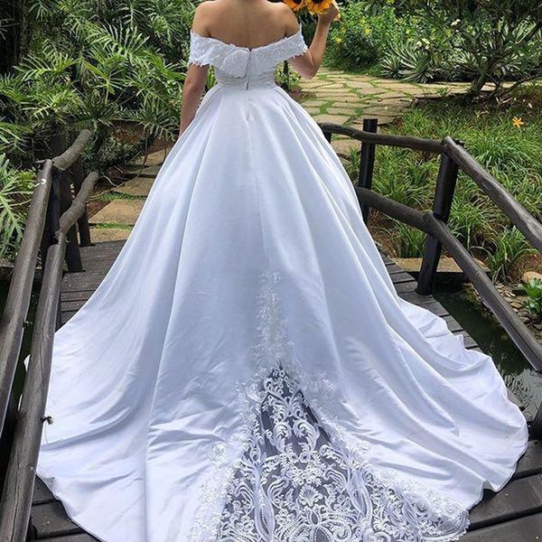 

white lace wedding dresses vintage design off shoulder floral appliques 2019 fall autumn bridal gowns customize plus size