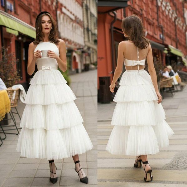 Seksi kısa Plaj Gelinlik yüksek Yaka katmanlı Ruffles Gelinlik Illusion Backless Sweep Tren Gelinlikler elbiseler de mariée