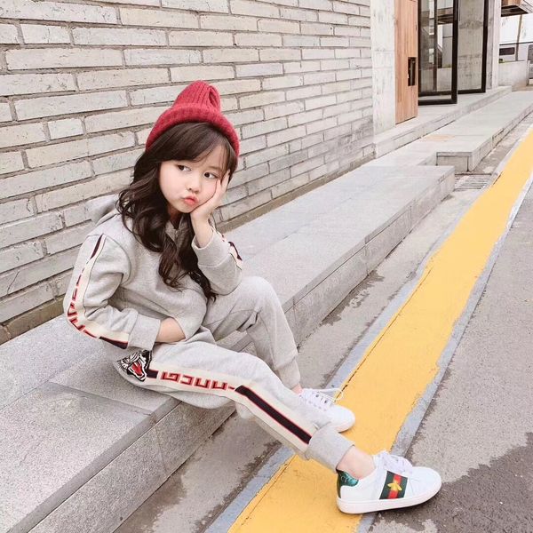 

Spring autumn girl boy et children hoodie with cartoon pant et cotton long leeve coat girl clothing