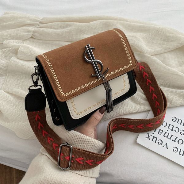 

контрастного цвета кисточкой женская сумка 2020 новый текстура широкий плечевой ремень матовое плечо сумка корейский диких диагональ маленьк