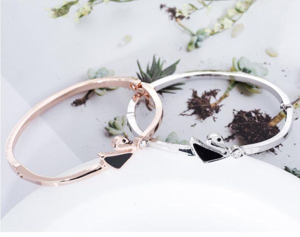 

european and american style bracelet, korean version, sweet and versatile bracelet for students, Golden;silver