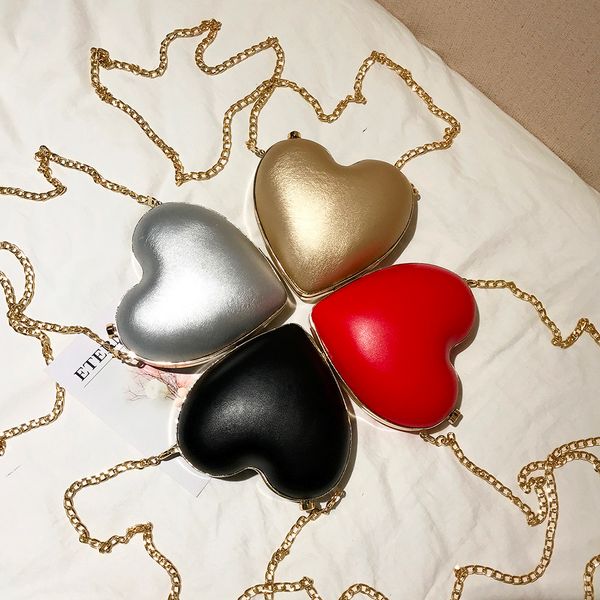

2019 women's casual city pack heart-shaped metal chain slung sports city walking pack waterproof fanny for women 40j4