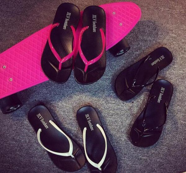 

модные и простые лета женщин шлепанцы плоский плоский нескользящие тапочки открытый пляжная обувь 4 цвета размер 36-40, Black