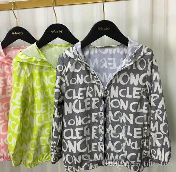 

мода дети летом бренд письмо печать  жакеты одежды вс защиты одежды outwears с шляпы zipper пальто для 3-12t, Blue;gray