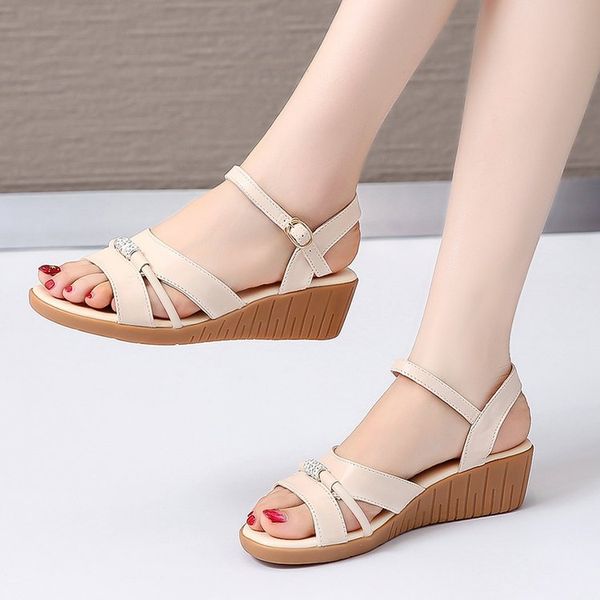 

2019 new style sandals women's summer semi-high heeled women's versatile fashion mom shoes soft bottom anti-slip rubber sole wom, Black