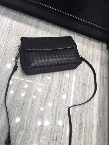

7 star excellent quality wholesale luxury designer italy genuine leather handwoven lady`s shoulder bags crossbody bags black