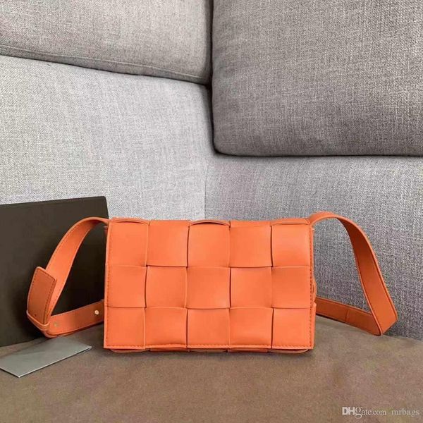 

new woven handbag 2019 italian designer designer messenger bag fashion style handmade leather woven to create a shoulder bag