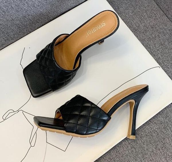 Best Sell Luxury Women Designer Flip Flop Sandalo con punta quadrata Sandali elasticizzati Pantofole casual di lusso da donna Tacchi alti da donna da sposa