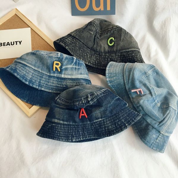 

2020 новый стиль детская шляпа мода джокер джинсовая письмо вышивка ведро шляпа для малыша мальчика и девочки 05