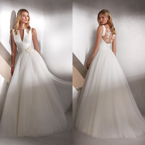 

2019 простые свадебные платья с v-образным вырезом атласные свадебные платья без рукавов аппликация на пуговицах назад boho свадебное платье, White