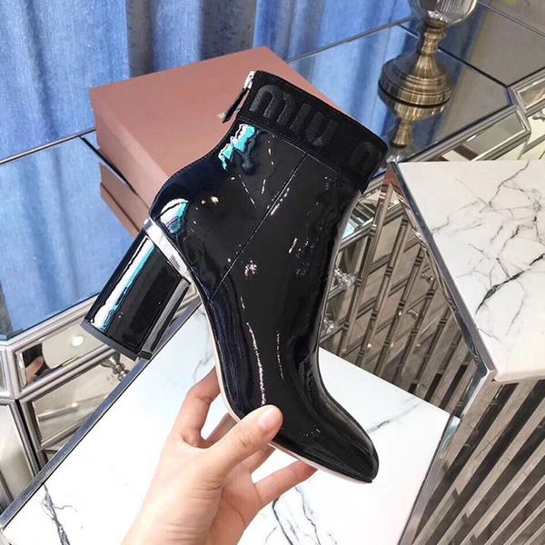 

star with the same paragraph classic metal square head thick with locomotive boots autumn and winter new thick ankle boots women's boot, Black