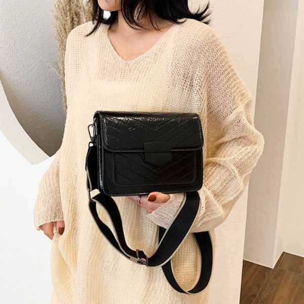 

широкополосные косой satchel chic малые ck женщина пакет 2020 мобильный телефон плеча малый квадрат пакет мягкие кожаные сумки exceed огонь