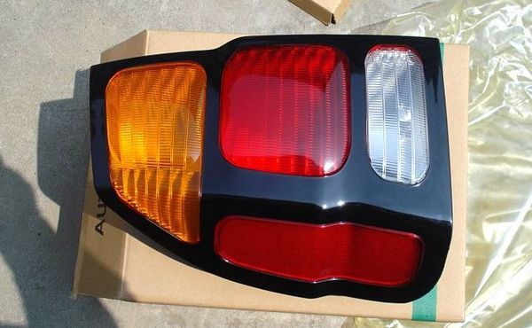 

rear tail light fits mitsubishi pajero sport 1997 - 2000