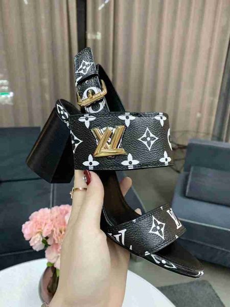 

2019 новая высококачественная женская повседневная обувь 123199 #