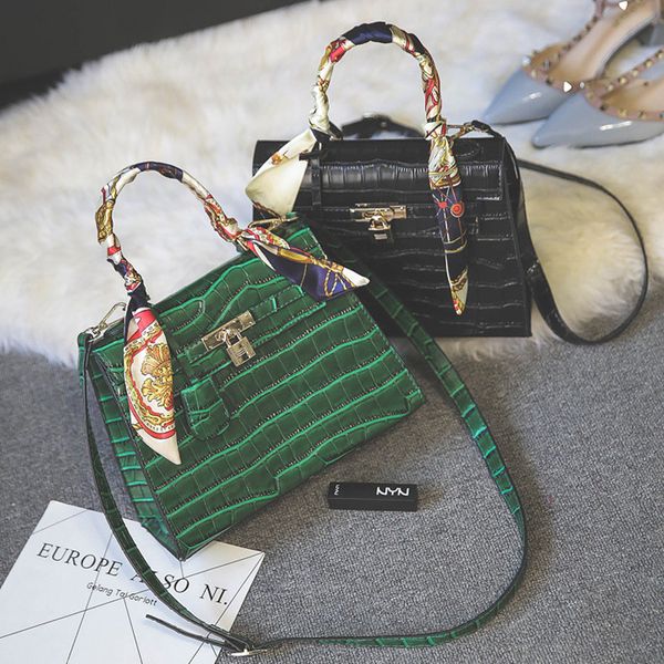 

2020 новый мешок плеча pu кожа крокодила шаблон шарф моды замок сумки crossbody сумка