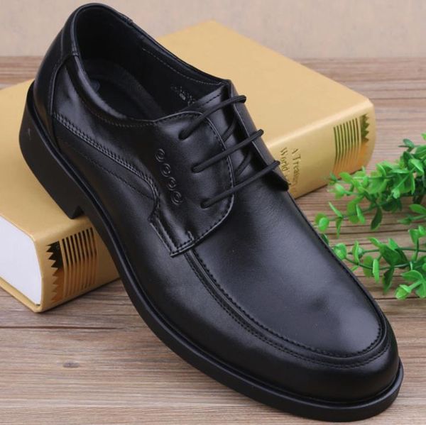 

autumn and winter leather shoes with thick soles and large sizes for men's business wear casual shoes with breathable soft soles and no, Black