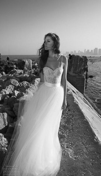 

new 2020 sweetheart vintage lace beaded wedding dresses spaghetti straps a-line floor length bridal dresses simple wedding gowns, White