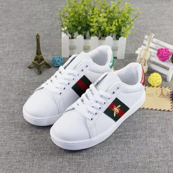 

New 13 aaa 13 gucci men women ca ual hoe fa hion luxury neaker lace up running hoe green red tripe black leather bee embroidered, Blue;gray