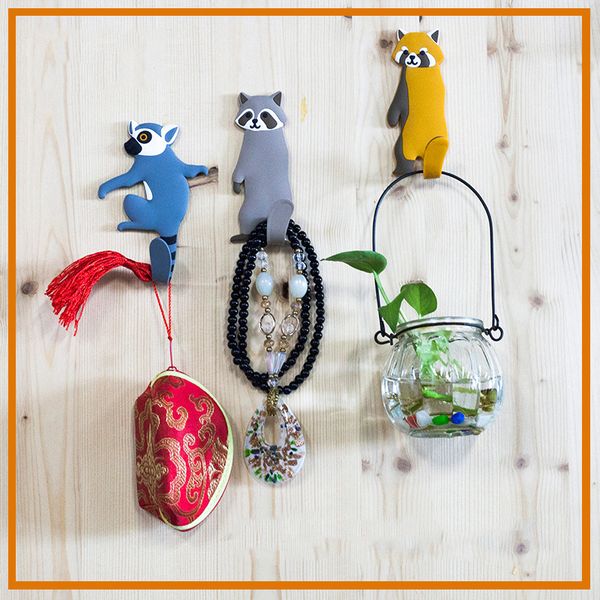 

1 pcs adhesive hook cartoon animal pattern storage holder for bathroom kitchen hanger stick on wall hanging door clothes racks