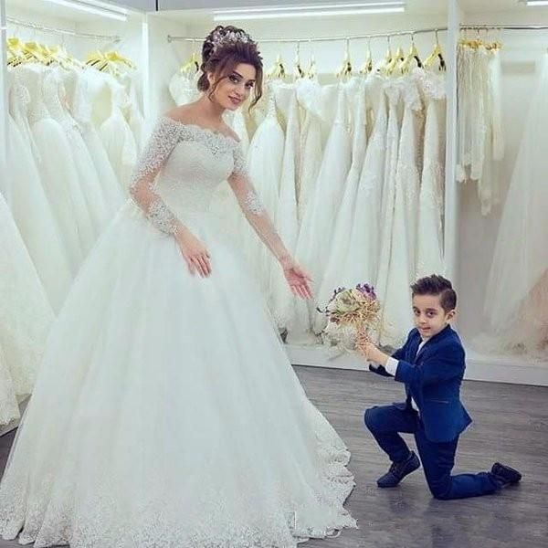 

Vintage Plus Size Wedding Dresses 2019 Off Shoulder Long Sleeves Lace Appliques Draped A Line Princess Bridal Gowns Cheap Custom Made