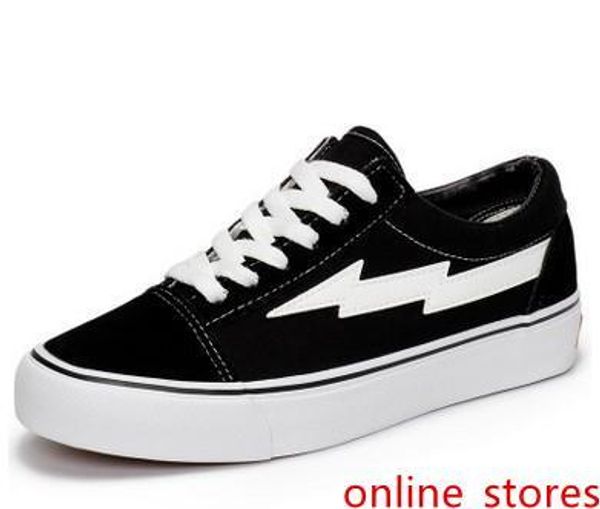 

ladies shoes. flat bottomed canvas shoes. spring, summer and autumn. student. casual fashion shoes. ventilation. woman. light. lace-up