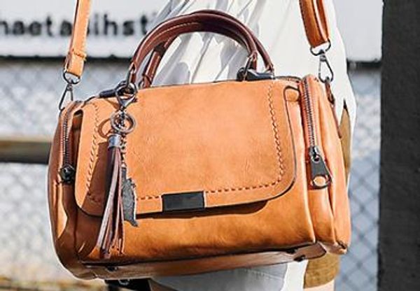 

новый дизайнер дикий роскошный одно плечо диагональная сумка мода бостон подушка сумка дизайнер дамы портативный кисточкой сумка 2020