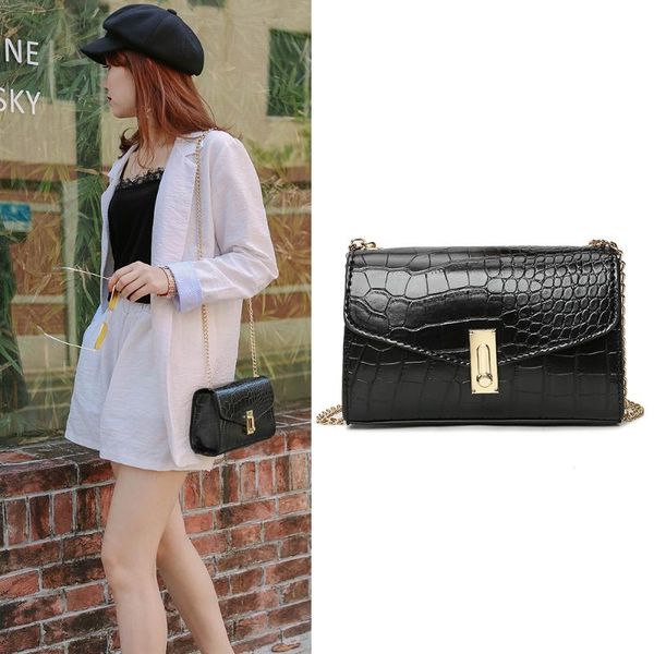 

fashion and young women's bag 2020 summer new crocodile lock chain square sling bag