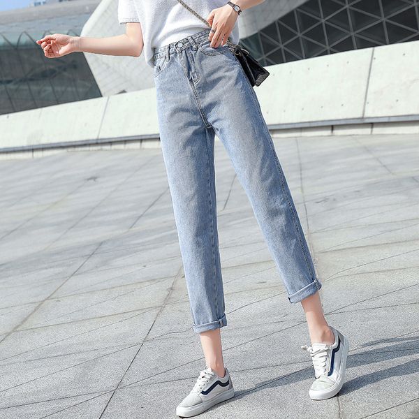 

the new style of ladies' jeans for spring 2020 is high-waisted breech-lifting oversize nine-minute baggy daddy pants, Blue