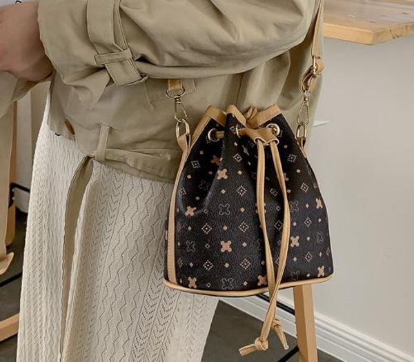 

small bag female 2020 new printed temperament bucket bags wild texture fashion shoulder messenger bag