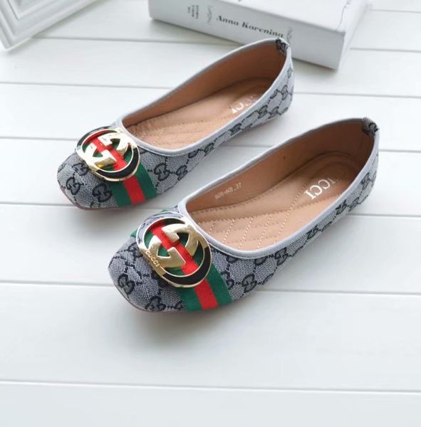 

AADesigner's high quality slipper ladies' fashion logo, embossed leather slipper sandals and plastic rubber beach women's shoes, 928-601