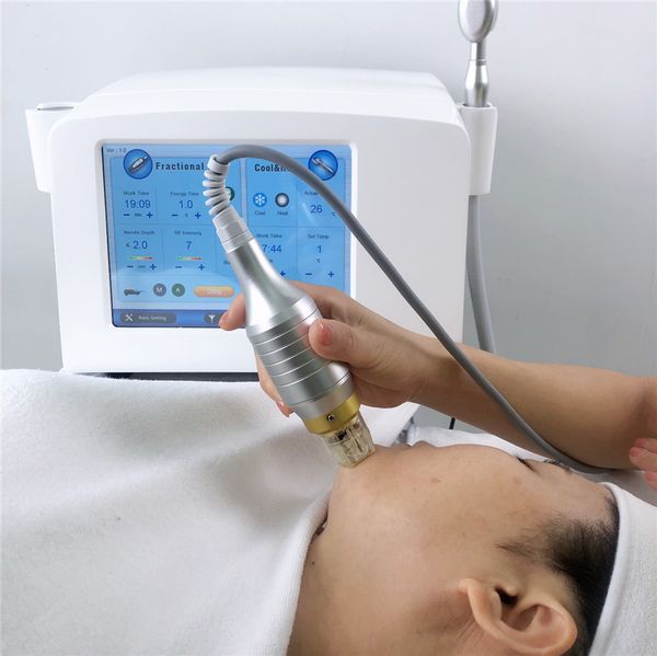 Macchina per terapia RF frazionata Microneedling con manico di raffreddamento Therms per la cura della pelle delle smagliature Rimozione delle rughe