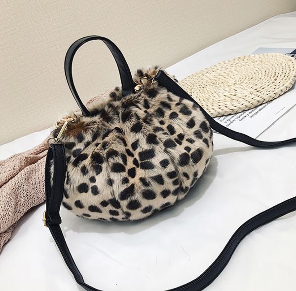 

designer shoulder bags women wool cloth with soft nap handbag lady cute winter bag more color fashion women fluffy bag