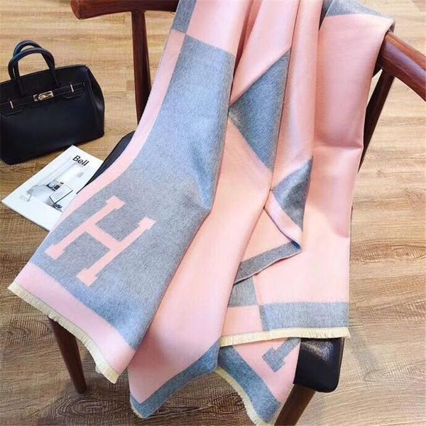 

Новая осень / зима 2019 двухсторонних двухцветных моды буква высокого класса утолщенного шарф двойного назначение платок теплой шея 180 * 70 в 4 цветах