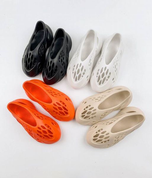 

детский 2020 пены бегунок скольжения мальчики девочки дизайнер сандалии тапочки белый красный черный бежевый канье уэст забивают, Black;grey