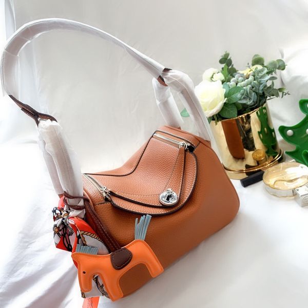 

2020 new shoulder bag leather leather fashion casual bucket bag women straw handbag crossbody bag 67834