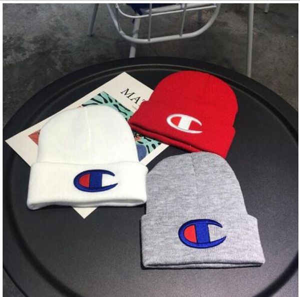 

new winter knitted hat women thicken beanies with 15cm real raccoon fur pompoms warm girl caps snapback pompon beanie hats, Yellow