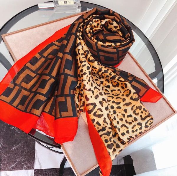 

Cachecóis chenxin10086