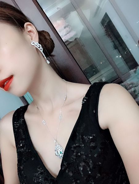 

luxury and gorgeous infinite stud earrings, au750 material 18k gold-plated permanent color retention, high-end diamond earrings, original bo, Golden