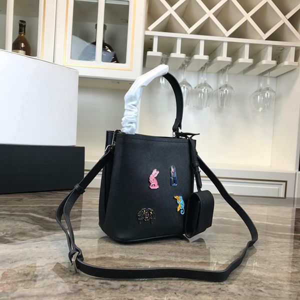 

designer-handbags genuine leather women fashion totes pada purse bag real leather purse bag
