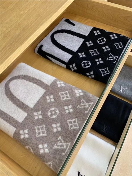 

2020 new designer brand wool scarf for men and women classic style designer cashmere ladies scarf, Blue;gray